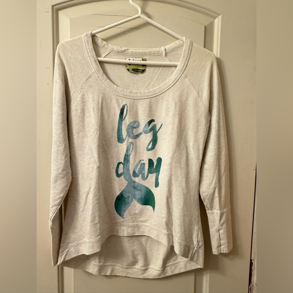 tasc Performance Women’s Leg Day Mermaid Long Sleeve Shirt XS